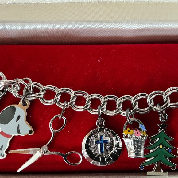Wells Vintage 1970’s Sterling Silver Double Link Charm Bracelet With 10 Charms - Picture 3 of 14